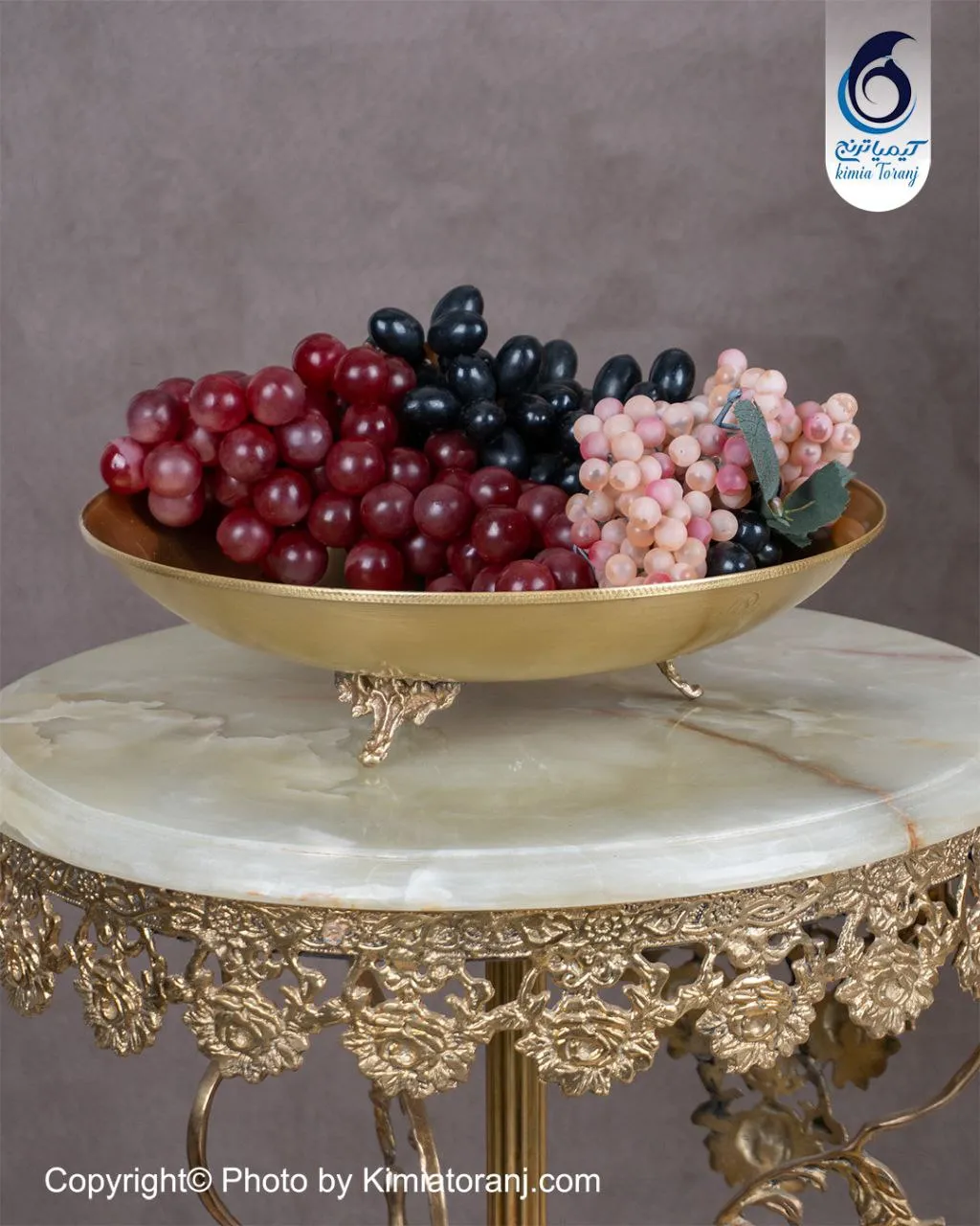 میوه خوری سه پایه برنجی