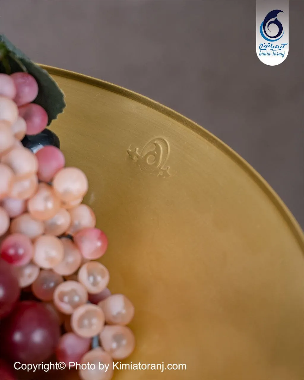 میوه خوری سه پایه برنجی