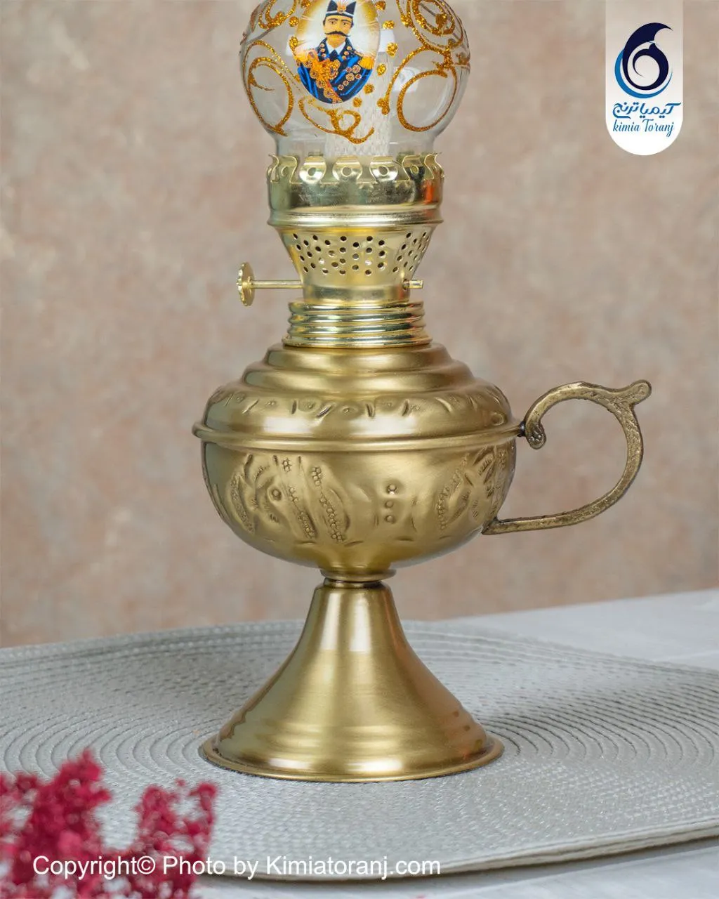 چراغ متوسط قلم زنی دسته دار برنجی