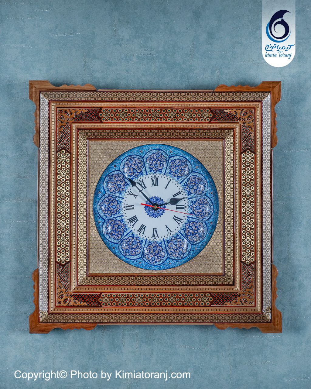 ساعت خاتم کاری چهارگوش با صفحه مینا و پلاک قلم زنی