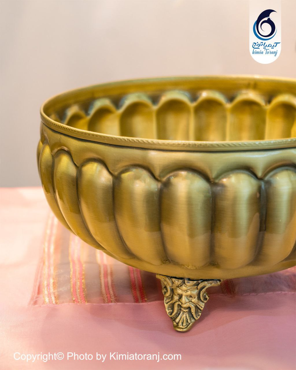 پسته خوری خطی سه پایه برنجی