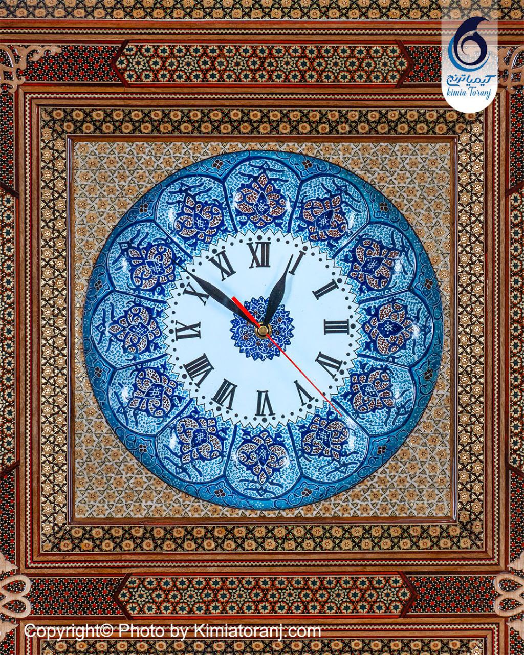 ساعت خاتم کاری ایستاده با صفحه مینا و پلاک قلم زنی