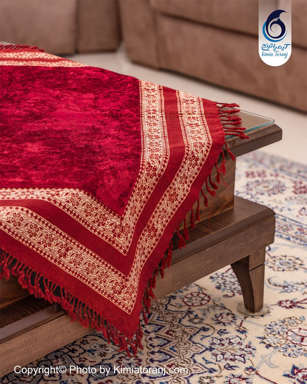 پارچه مخمل قلم کار قرمز حاشیه مدرن