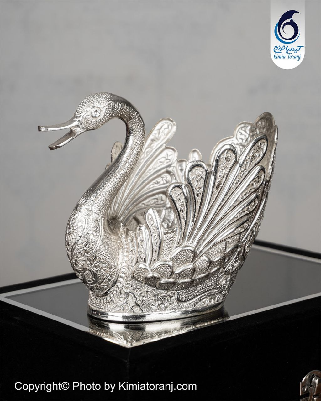 پک هدیه فاخر ترنج قو سایز 4 شبه نقره