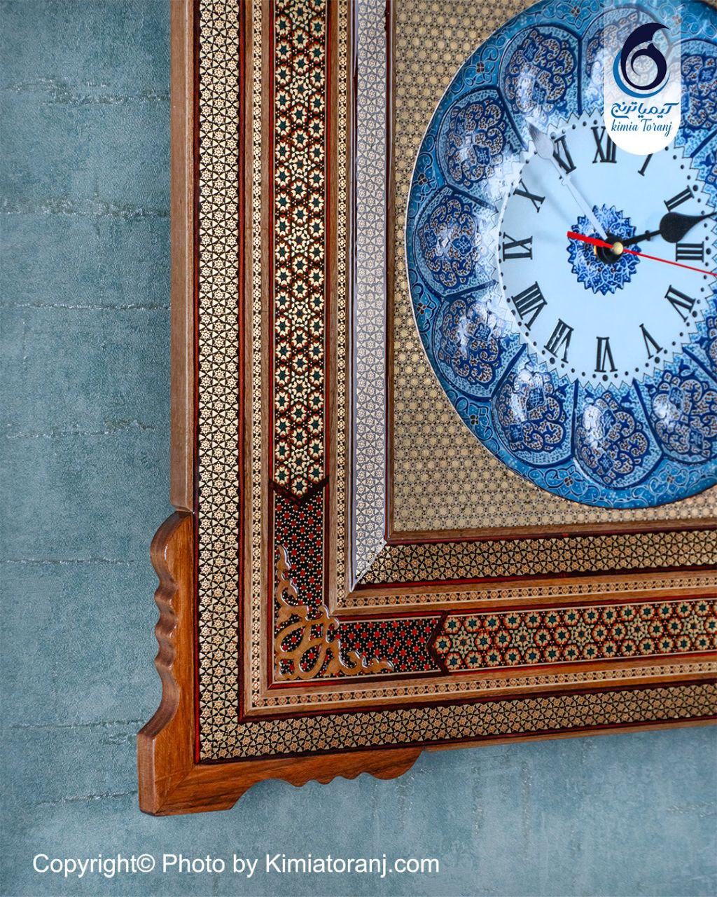 ساعت خاتم کاری چهارگوش با صفحه مینا و پلاک قلم زنی